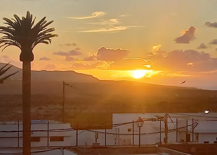 Sunset House Pensión *