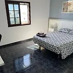 Konukevi Sunset House *